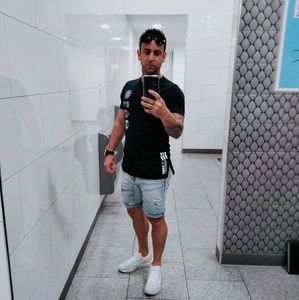 Meet your Posher, Enahs